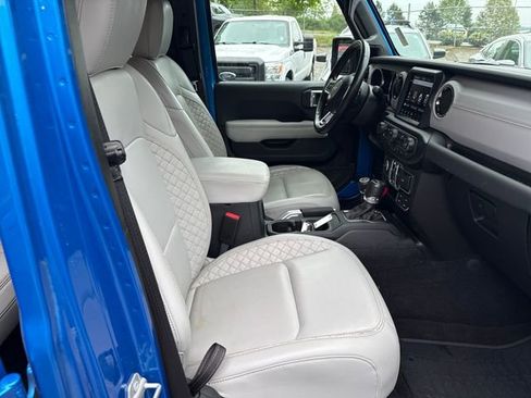 Used 2022 Jeep Wrangler Unlimited Sahara AWD/4WD image 9