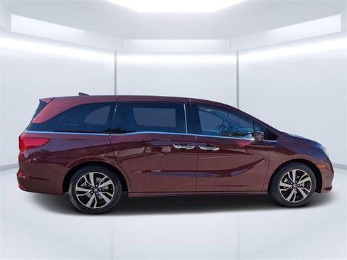 Used 2020 Honda Odyssey Elite image 2