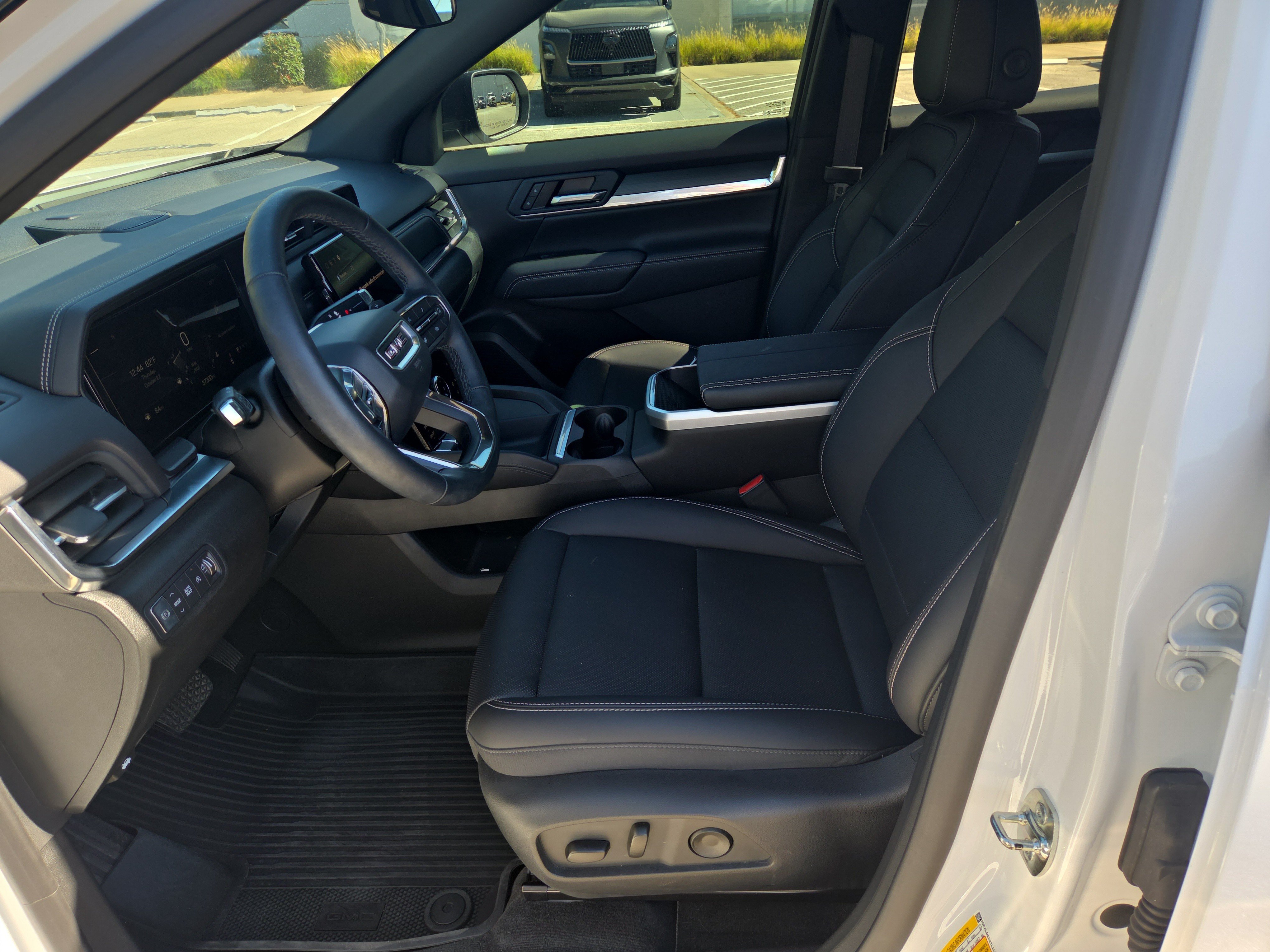 Used 2026 GMC Terrain Elevation w/ Elevation Premium Package FWD image 5