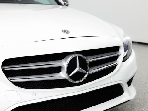 Used 2020 Mercedes-Benz C 300 4MATIC Sedan image 4