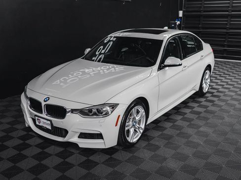 Used 2014 BMW 335i xDrive Sedan AWD/4WD image 29