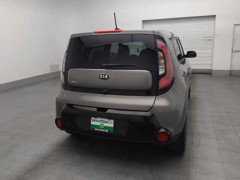 Used 2016 Kia Soul + FWD image 7