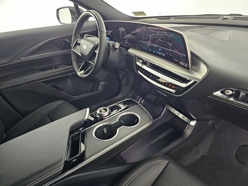 New 2026 Cadillac Lyriq Luxury image 11