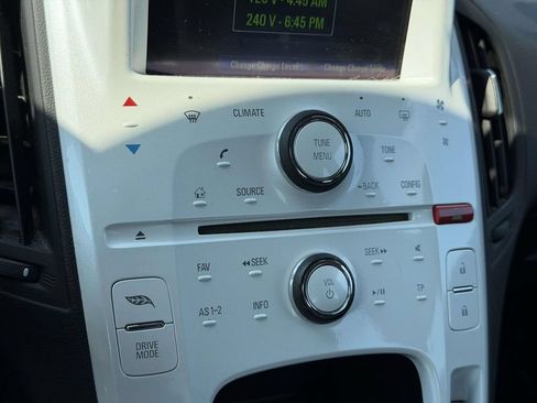 Used 2013 Chevrolet Volt FWD image 25