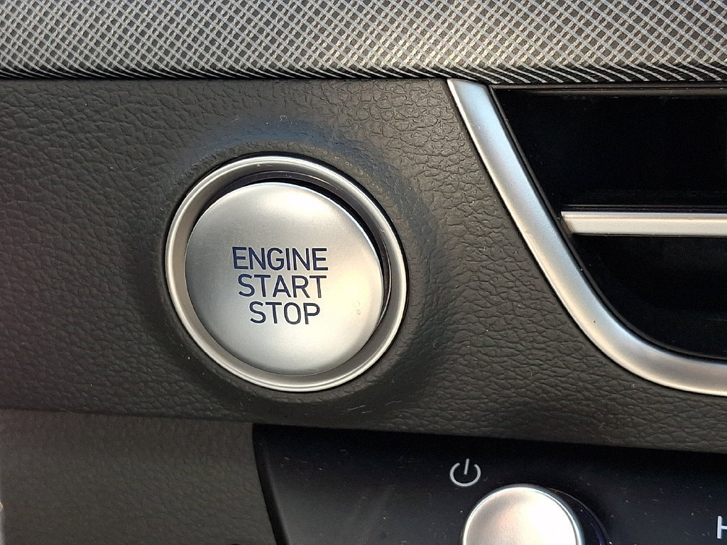 Used 2025 Hyundai Sonata SEL FWD image 26