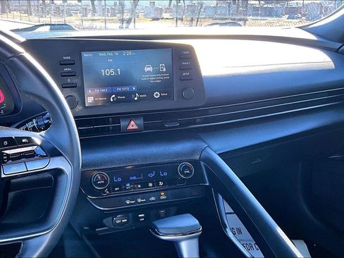 Used 2025 Hyundai Elantra Sport image 6