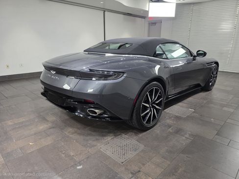 Used 2022 Aston Martin DB11 Volante RWD image 23