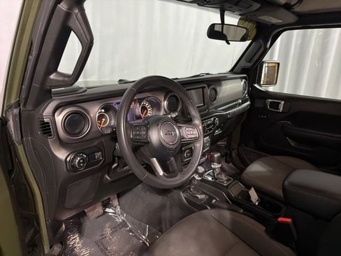 Used 2023 Jeep Gladiator Sport image 8