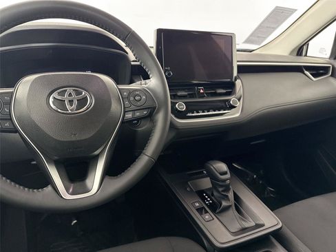 Certified 2026 Toyota Corolla Cross LE FWD image 30