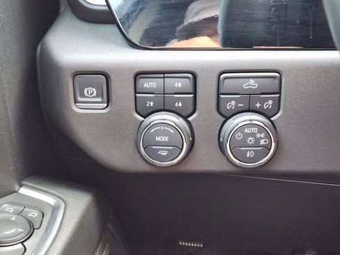 Used 2024 Chevrolet Silverado 1500 LT Trail Boss w/ Convenience Package II AWD/4WD image 23