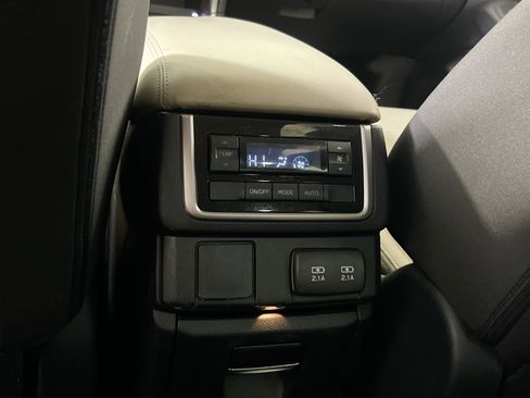Used 2022 Subaru Ascent Premium w/ Convenience Package image 24