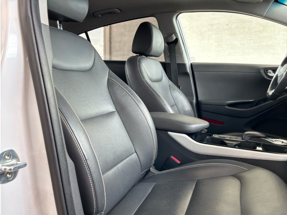 Used 2018 Hyundai Ioniq Limited FWD image 19