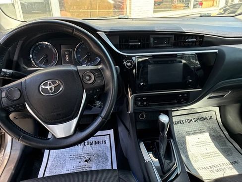 Used 2019 Toyota Corolla SE FWD image 11