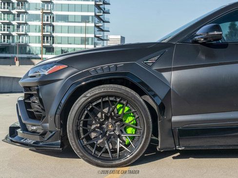 Used 2021 Lamborghini Urus image 4