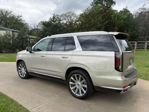 Used 2024 Cadillac Escalade Premium Luxury Platinum w/ Heavy-Duty Trailer Package image 4