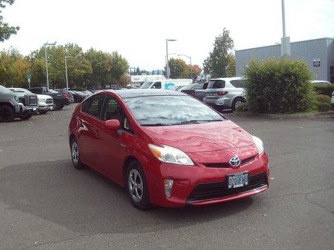 Used 2012 Toyota Prius Three w/ Solar Roof Pkg FWD image 7