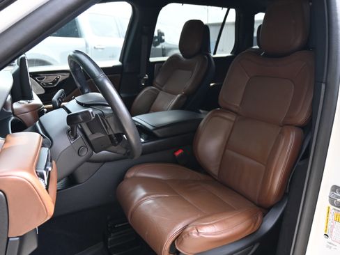Used 2021 Lincoln Aviator Grand Touring w/ Equipment Group 302A AWD/4WD image 16