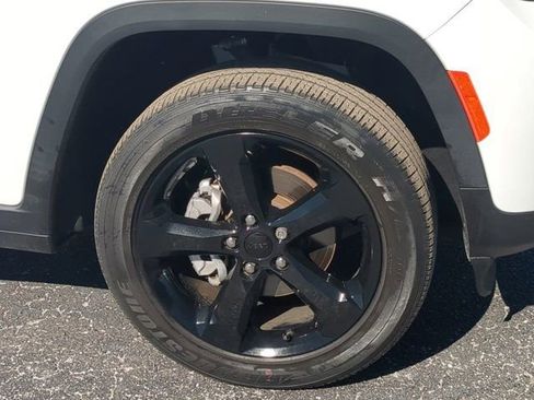 Used 2023 Jeep Grand Cherokee Altitude image 11