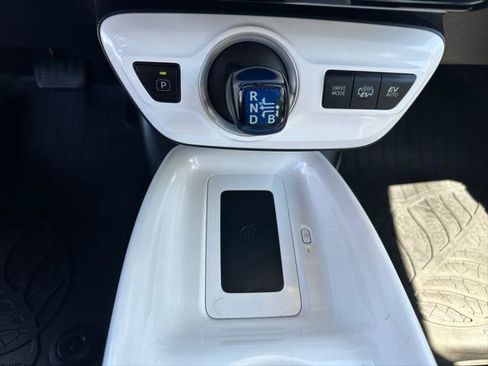 Certified 2018 Toyota Prius Prime Advanced FWD image 19