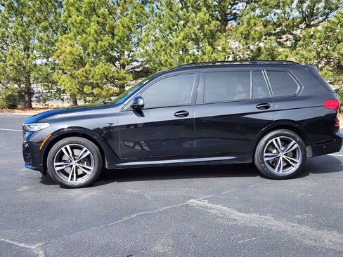 Used 2022 BMW X7 M50i w/ Dynamic Handling Package image 2