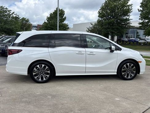 Used 2025 Honda Odyssey Elite image 2