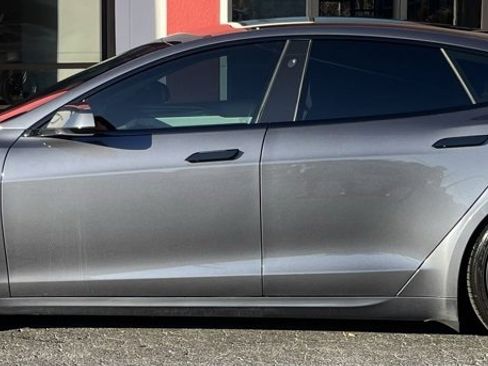 Used 2021 Tesla Model S Plaid image 5