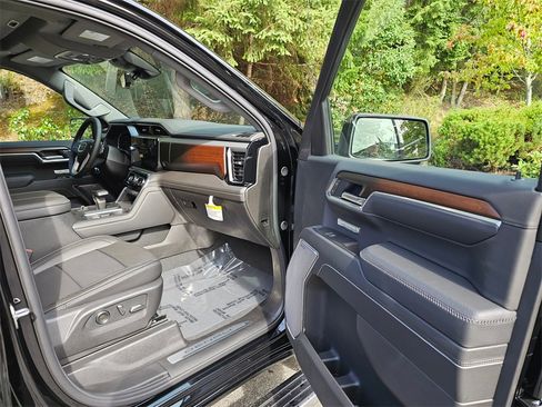 New 2026 GMC Sierra 1500 Denali w/ Denali Reserve Package image 12