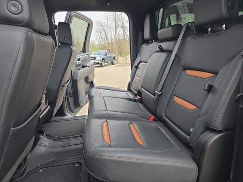 Used 2025 GMC Sierra 2500 AT4 w/ AT4 Premium Plus Package AWD/4WD image 14