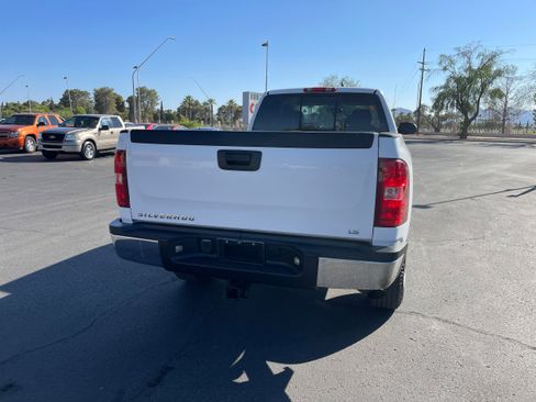 Used 2007 Chevrolet Silverado 2500 W/T w/ LS Package image 4