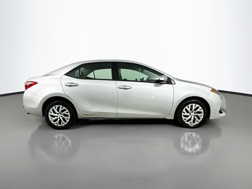 Used 2018 Toyota Corolla LE FWD image 9