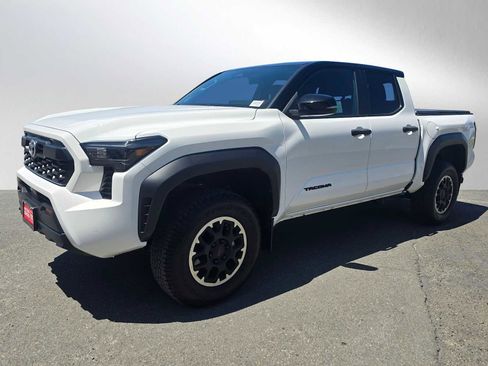 Used 2024 Toyota Tacoma TRD Off-Road w/ TRD Off Road Upgrade Package AWD/4WD image 7