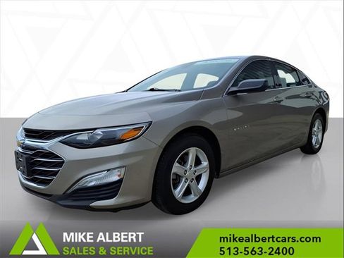 Used 2023 Chevrolet Malibu LS image 3