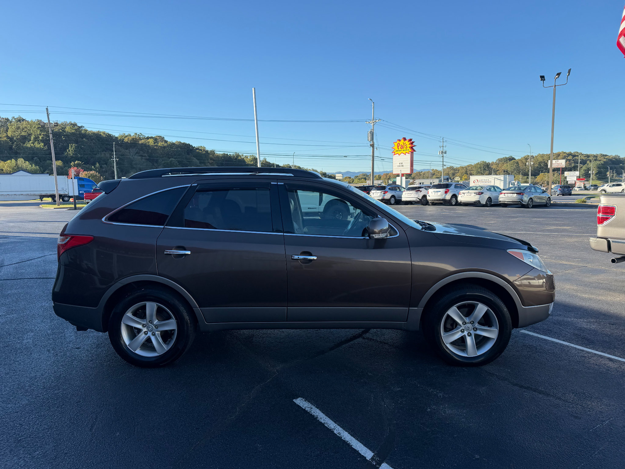 Used 2011 Hyundai Veracruz Limited w/ Navigation Pkg 3 AWD/4WD image 3