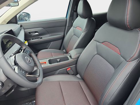 New 2026 Nissan Kicks SR w/ Cold Weather Package AWD/4WD image 14
