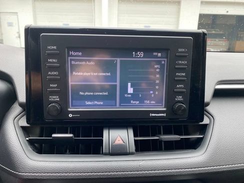 Used 2021 Toyota RAV4 LE FWD image 21