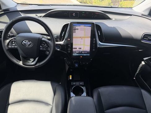 Used 2019 Toyota Prius Limited FWD image 9