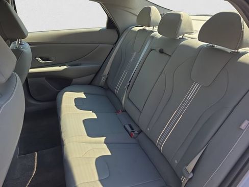 Used 2025 Hyundai Elantra SEL FWD image 13