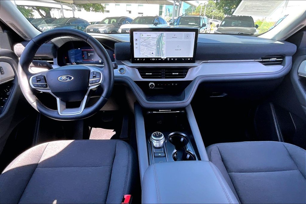 Used 2025 Ford Explorer Active RWD image 17