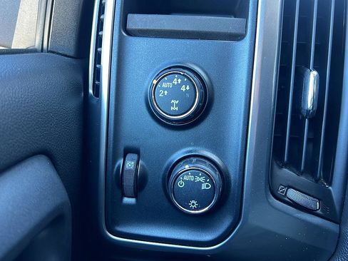 Used 2015 Chevrolet Silverado 1500 LT image 30