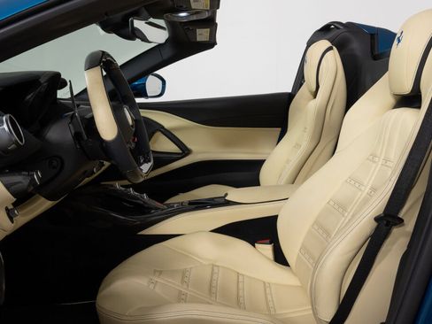 Used 2021 Ferrari 812 GTS RWD image 33