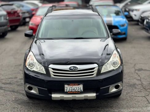 Used 2010 Subaru Outback 2.5i Limited w/ Popular Equipment Group 2A image 3