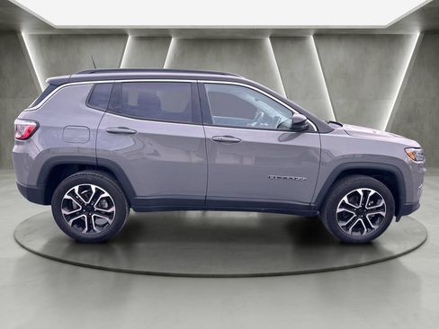 Used 2022 Jeep Compass Limited w/ Sun and Sound Group AWD/4WD image 6