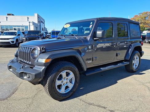 Used 2021 Jeep Wrangler Unlimited Sport image 3
