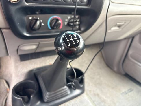 Used 1997 MAZDA B-Series Pickup SE RWD image 4