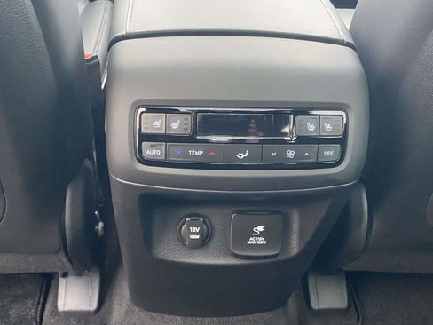 Used 2024 Hyundai Palisade Calligraphy image 13