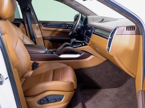 Certified 2023 Porsche Cayenne Turbo S image 8