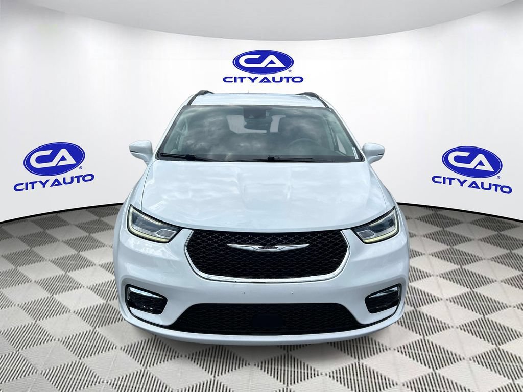 Used 2022 Chrysler Pacifica Touring-L FWD image 10