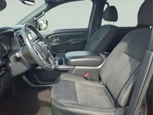 Used 2018 Nissan Titan SV w/ SV Convenience Package AWD/4WD image 19