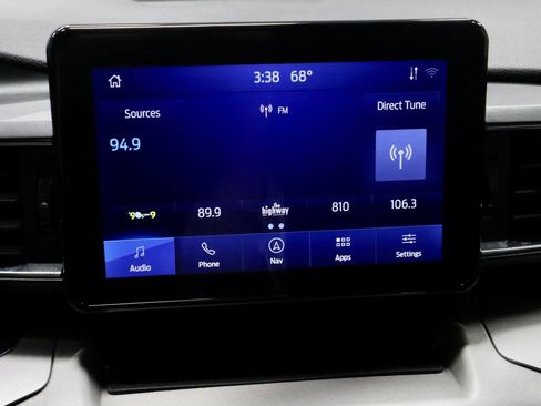 Used 2023 Ford Explorer XLT w/ Equipment Group 202A AWD/4WD image 3