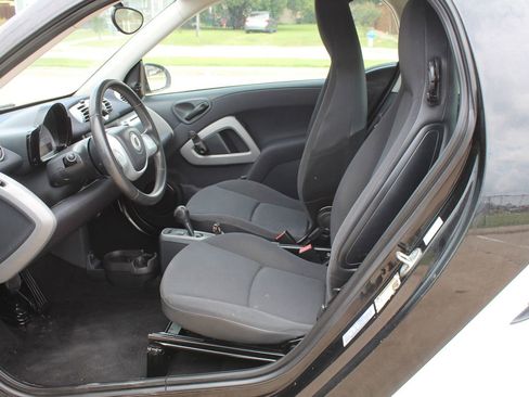 Used 2013 smart fortwo pure RWD image 11